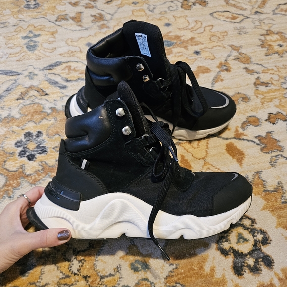 SOREL Kinetic RNEGD Conquest Waterproof Sneaker Black/White Size 9 - Picture 3 of 13